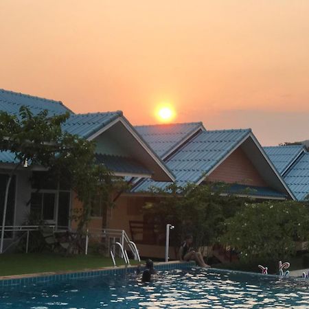 Sangtong Beach Resort Laem Sing Εξωτερικό φωτογραφία