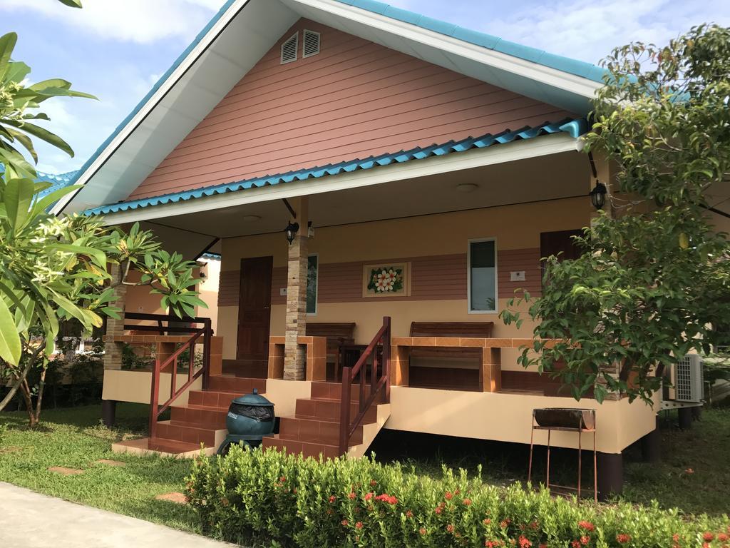 Sangtong Beach Resort Laem Sing Εξωτερικό φωτογραφία