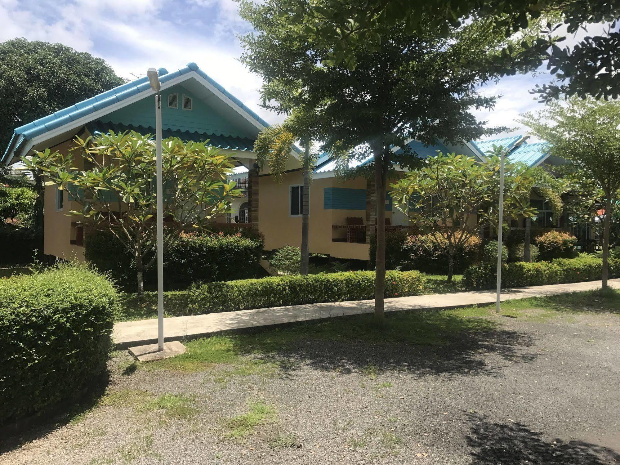 Sangtong Beach Resort Laem Sing Εξωτερικό φωτογραφία