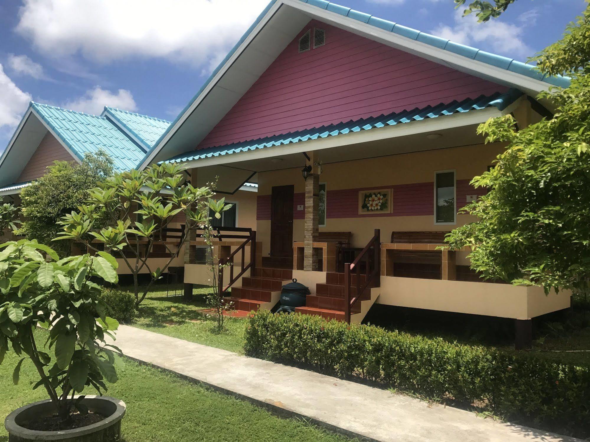 Sangtong Beach Resort Laem Sing Εξωτερικό φωτογραφία