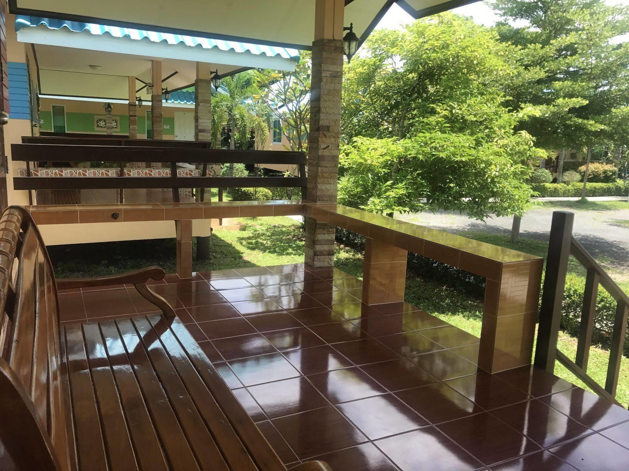 Sangtong Beach Resort Laem Sing Εξωτερικό φωτογραφία